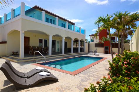 aruba villas with private pool.